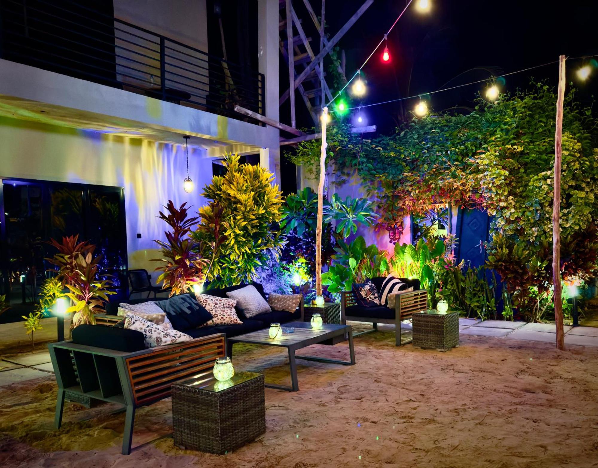 V Hotel In ปาเยอ ภายนอก รูปภาพ