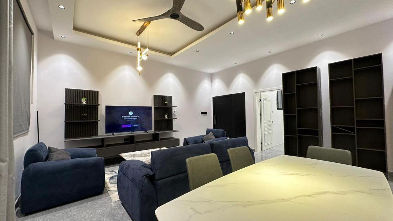 V Hotel In ปาเยอ ภายนอก รูปภาพ